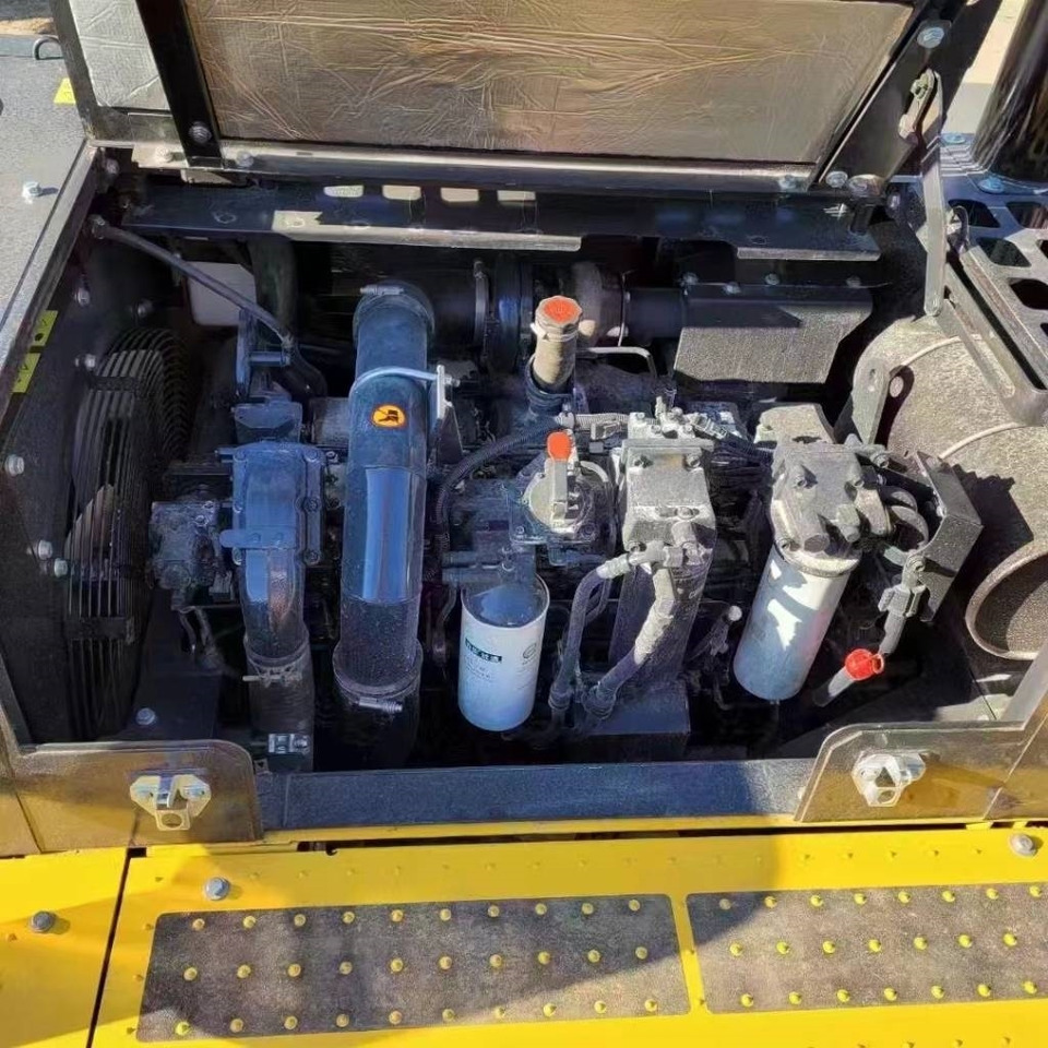 Komatsu PC 450 - Ekskavator perayap: gambar 4 Komatsu PC 450 - Ekskavator perayap: gambar 4