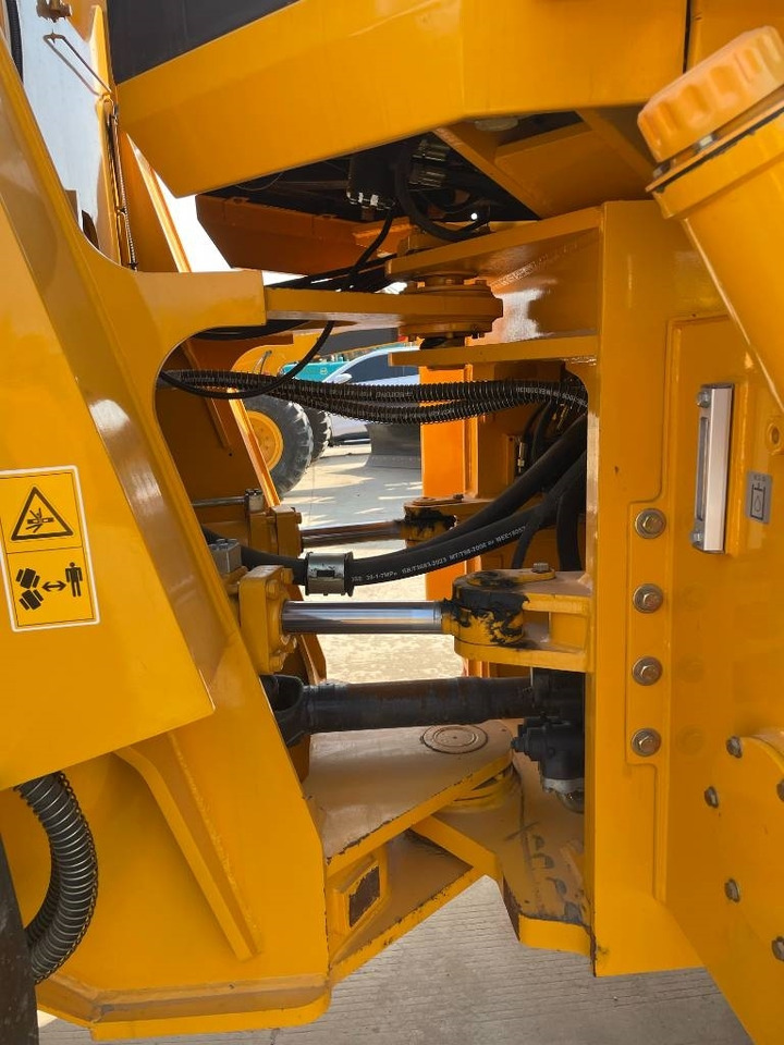 Liugong 856 H - Ekskavator perayap: gambar 3 Liugong 856 H - Ekskavator perayap: gambar 3