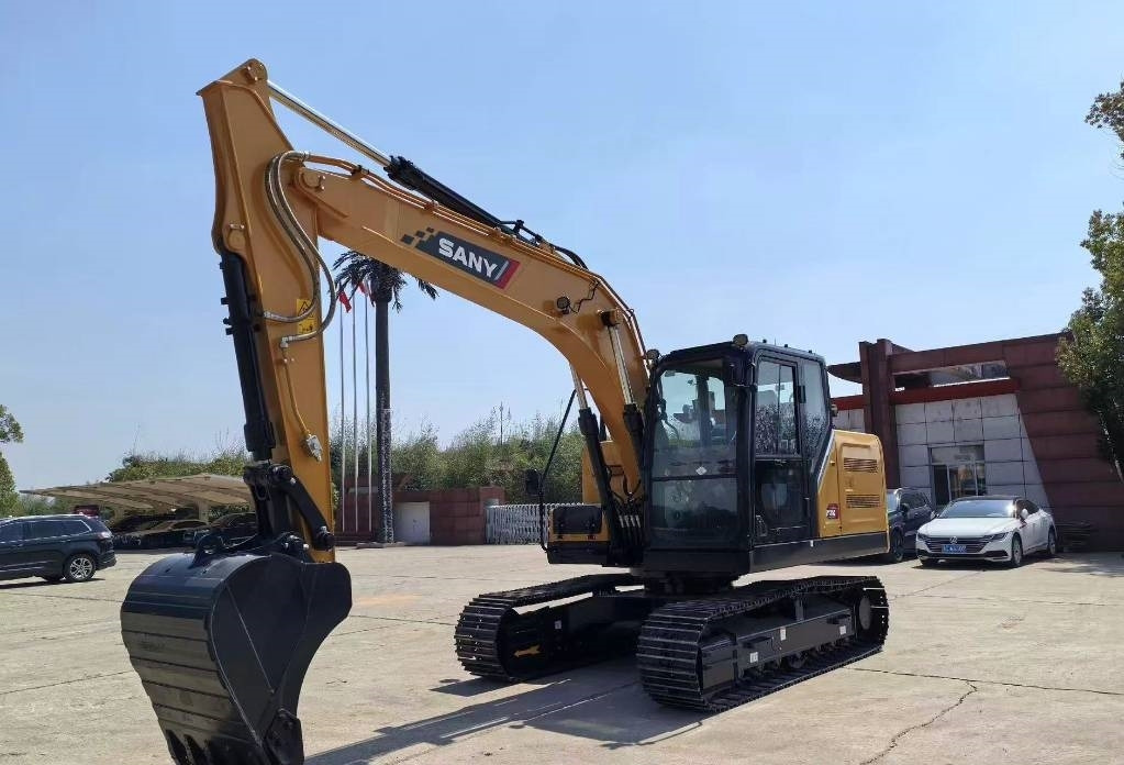 Sany SY 135 - Ekskavator perayap: gambar 5 Sany SY 135 - Ekskavator perayap: gambar 5