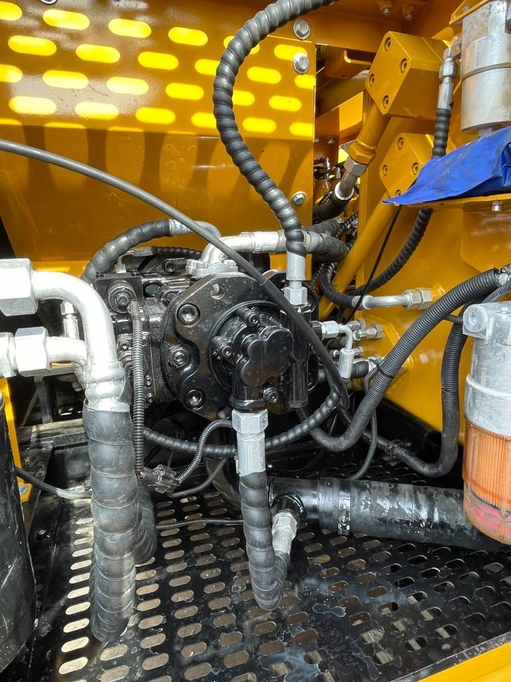 Sany SY 135 - Ekskavator perayap: gambar 4 Sany SY 135 - Ekskavator perayap: gambar 4