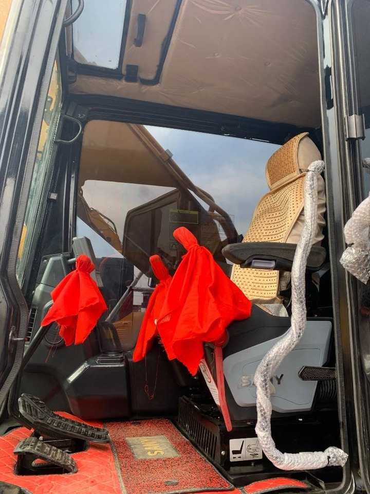 Sany SY 215 - Ekskavator perayap: gambar 5 Sany SY 215 - Ekskavator perayap: gambar 5