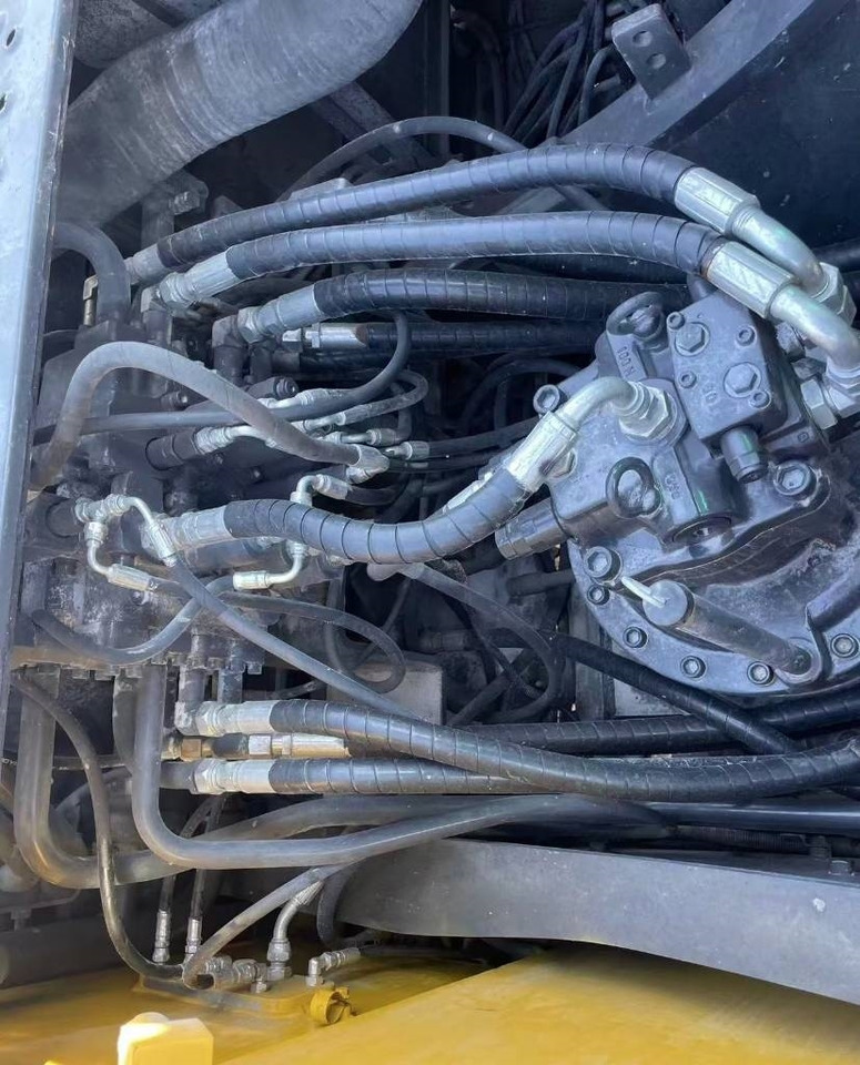 Volvo EC 240 - Ekskavator perayap: gambar 2 Volvo EC 240 - Ekskavator perayap: gambar 2