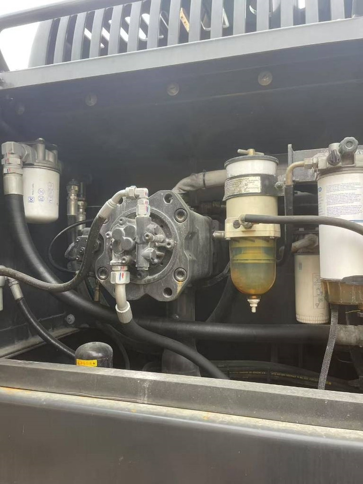 Volvo EC 350 - Ekskavator perayap: gambar 5 Volvo EC 350 - Ekskavator perayap: gambar 5