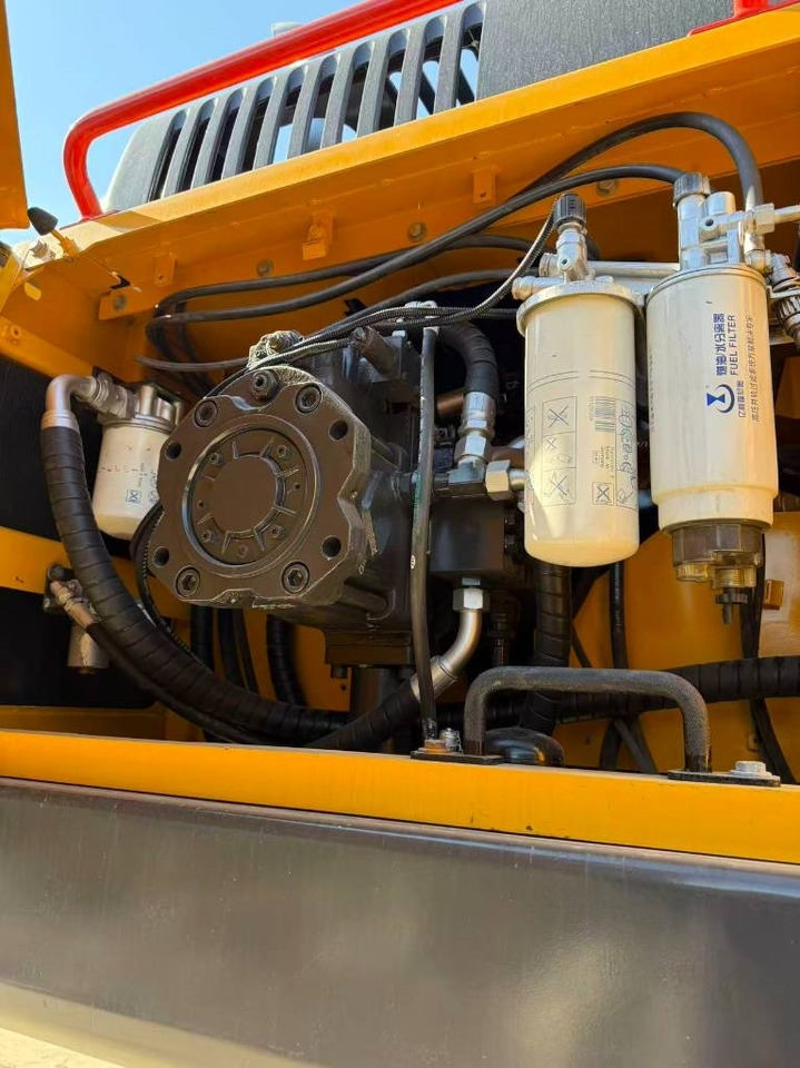 Ekskavator perayap Volvo EC 480: gambar 9