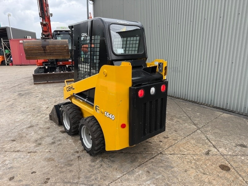 Gehl 1640 - Skid steer: gambar 2 Gehl 1640 - Skid steer: gambar 2