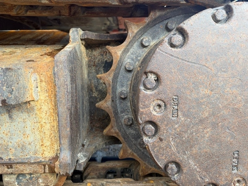 Ekskavator perayap Hitachi ZX 135 US 5-B: gambar 8