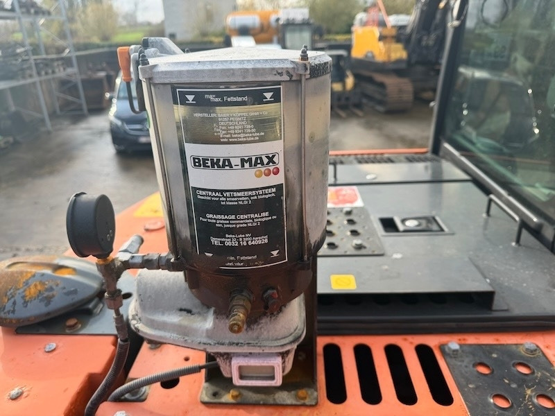 Ekskavator perayap Hitachi ZX 135 US 5-B: gambar 13