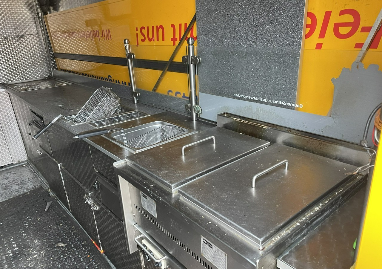 Fiat Ducato Ducato Autogrill Autosklep Foodtruck food truck Gastronomiczny 2018 - Truk penjual: gambar 3 Fiat Ducato Ducato Autogrill Autosklep Foodtruck food truck Gastronomiczny 2018 - Truk penjual: gambar 3
