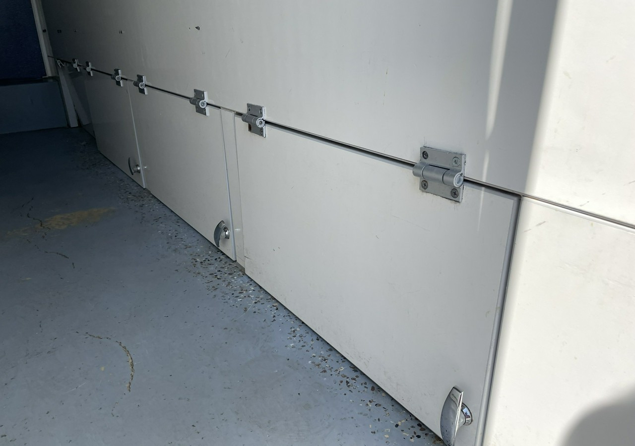 Fiat Ducato Ducato Autosklep wędlin Gastronomiczny Food Truck Foodtruck Sklep 20 - Truk penjual: gambar 4 Fiat Ducato Ducato Autosklep wędlin Gastronomiczny Food Truck Foodtruck Sklep 20 - Truk penjual: gambar 4