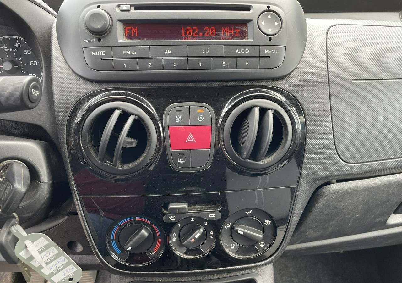 Mobil Fiat Qubo Fiat Qubo 1.3-95KM Klima 2013: gambar 13