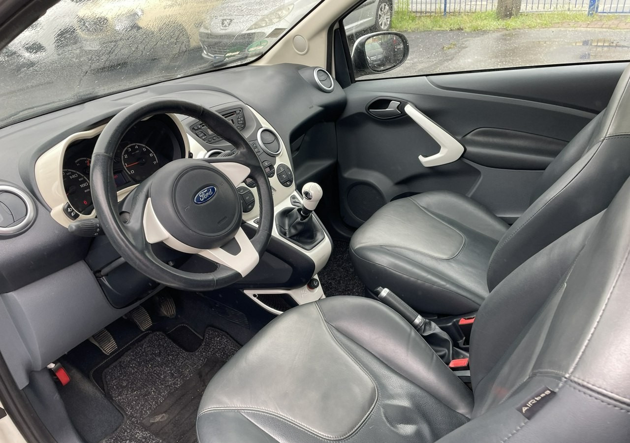 Ford KA II Ford KA 1.2 Champions Edition Klima Panorama 2012 - Hatchback: gambar 3 Ford KA II Ford KA 1.2 Champions Edition Klima Panorama 2012 - Hatchback: gambar 3