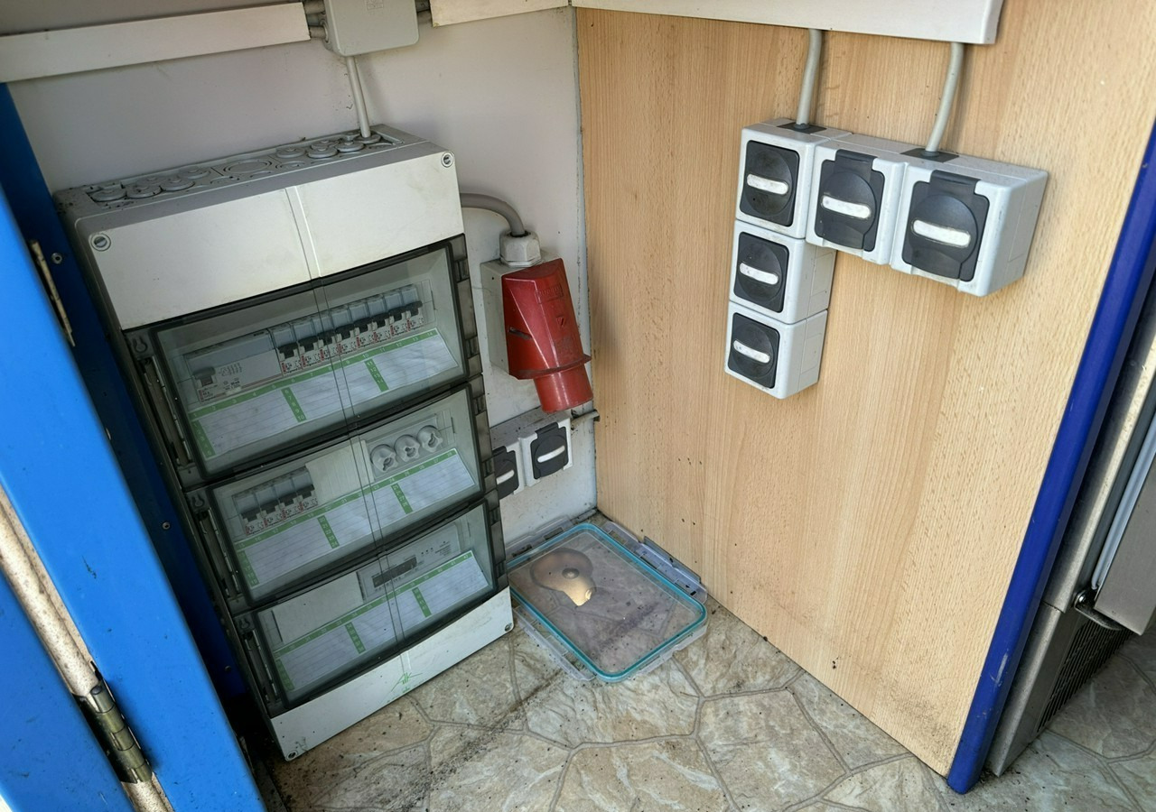Inna Inny Smażalnia ryb Autosklep Gastronomiczna food truck foodtruck sklep 20 - Trailer penjual: gambar 4 Inna Inny Smażalnia ryb Autosklep Gastronomiczna food truck foodtruck sklep 20 - Trailer penjual: gambar 4