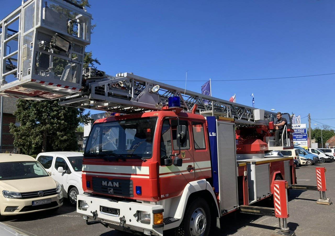 MAN Inny MAN Man 15,280 Straż pożarna drabina Strażacka zwyżka podnośnik 32m Metz - Truk pemadam kebakaran: gambar 2 MAN Inny MAN Man 15,280 Straż pożarna drabina Strażacka zwyżka podnośnik 32m Metz - Truk pemadam kebakaran: gambar 2