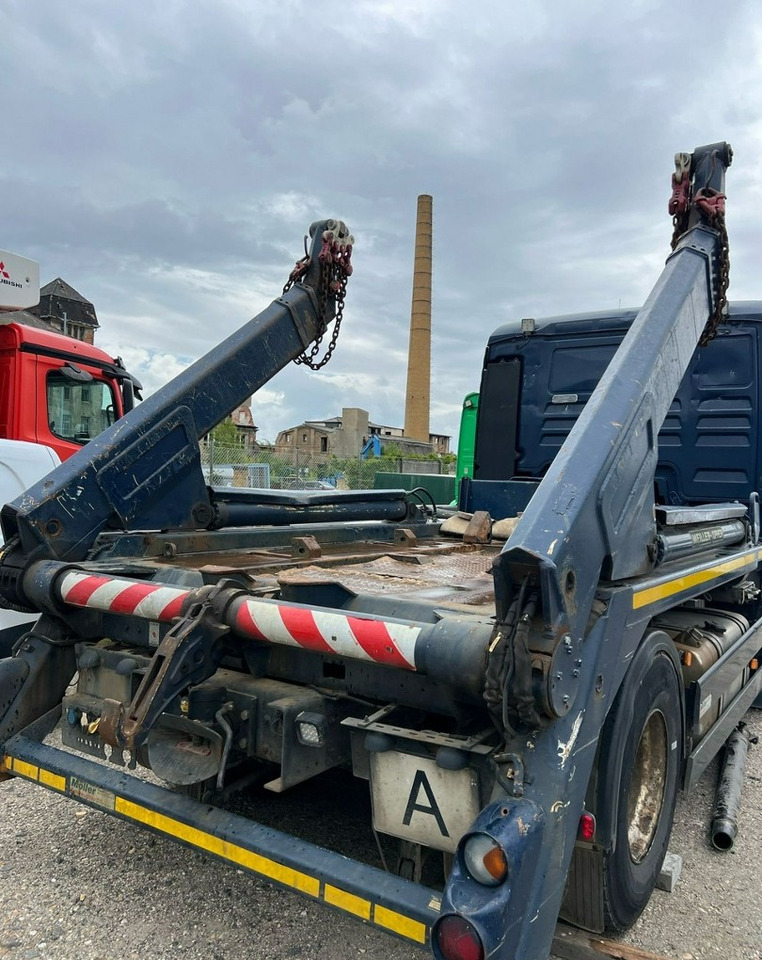 MAN Inny MAN Man TGX 18.400 Bramowiec hakowiec Meiler Model 2012 - Truk skip loader: gambar 3 MAN Inny MAN Man TGX 18.400 Bramowiec hakowiec Meiler Model 2012 - Truk skip loader: gambar 3
