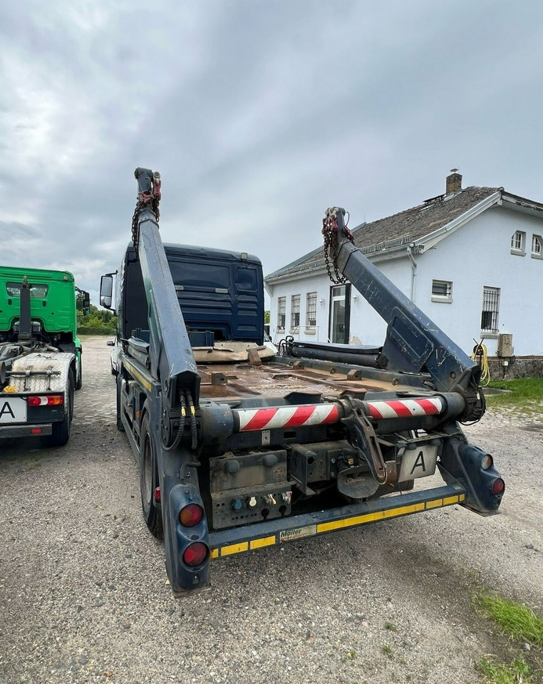 MAN Inny MAN Man TGX 18.400 Bramowiec hakowiec Meiler Model 2012 - Truk skip loader: gambar 4 MAN Inny MAN Man TGX 18.400 Bramowiec hakowiec Meiler Model 2012 - Truk skip loader: gambar 4