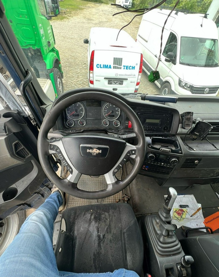 MAN Inny MAN Man TGX 18.400 Bramowiec hakowiec Meiler Model 2012 - Truk skip loader: gambar 5 MAN Inny MAN Man TGX 18.400 Bramowiec hakowiec Meiler Model 2012 - Truk skip loader: gambar 5