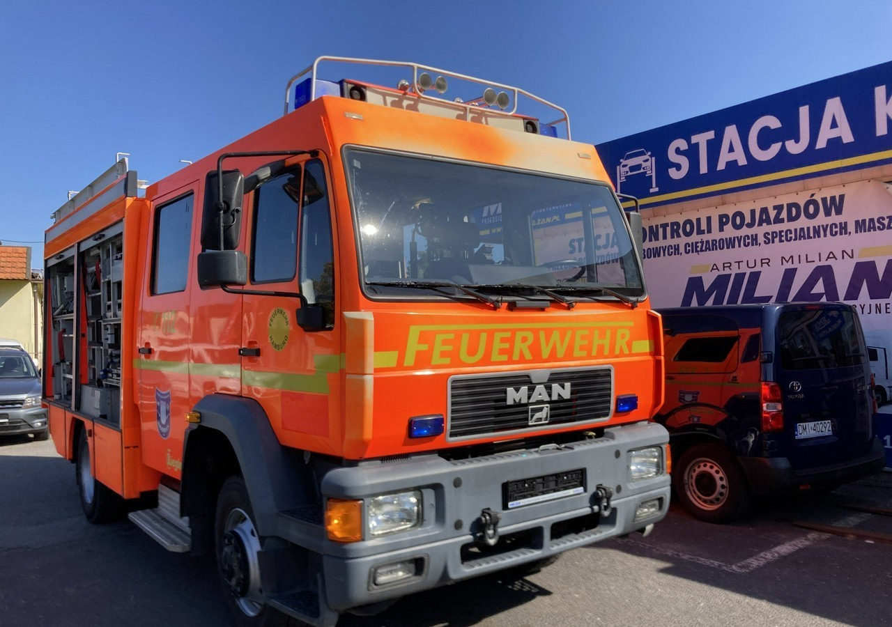 MAN MAN 15,250 Straż pożarna gaśnicza 9-osobowa 4X4 Wóz strażacki MAN 15,250 Straż pożarna gaśnicza 9-osobowa 4X4 Wóz strażacki - Truk pemadam kebakaran: gambar 4 MAN MAN 15,250 Straż pożarna gaśnicza 9-osobowa 4X4 Wóz strażacki MAN 15,250 Straż pożarna gaśnicza 9-osobowa 4X4 Wóz strażacki - Truk pemadam kebakaran: gambar 4