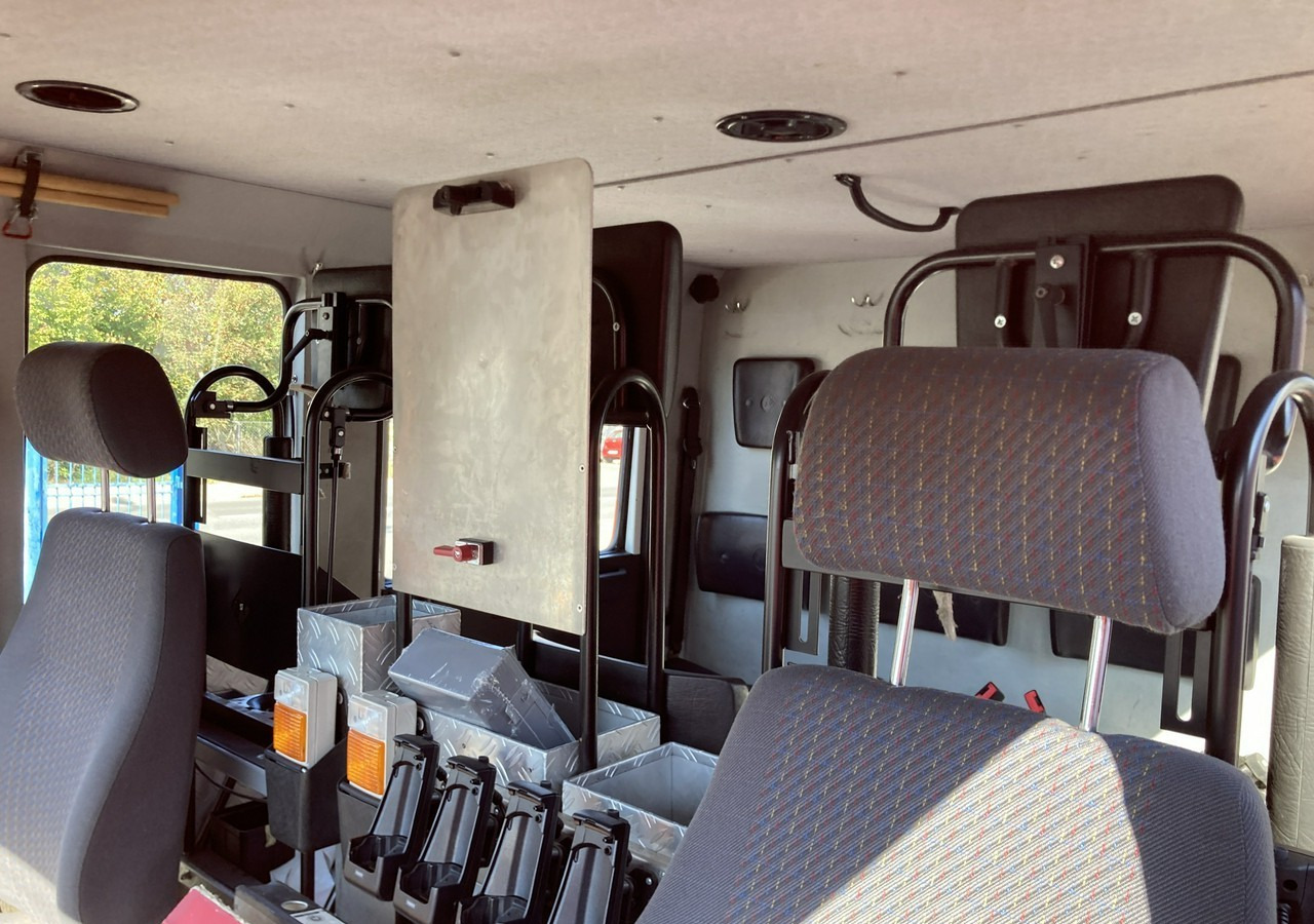 Leasing  MAN MAN 15,250 Straż pożarna gaśnicza 9-osobowa 4X4 Wóz strażacki MAN 15,250 Straż pożarna gaśnicza 9-osobowa 4X4 Wóz strażacki MAN MAN 15,250 Straż pożarna gaśnicza 9-osobowa 4X4 Wóz strażacki MAN 15,250 Straż pożarna gaśnicza 9-osobowa 4X4 Wóz strażacki: gambar 18