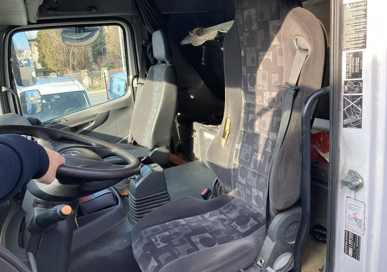 Hook lift Mercedes-Benz Axor 2543 Hakowiec MEILLER-KIPPER Model 2009 Axor 2543 Hakowiec MEILLER-KIPPER Model 2009: gambar 15 Hook lift Mercedes-Benz Axor 2543 Hakowiec MEILLER-KIPPER Model 2009 Axor 2543 Hakowiec MEILLER-KIPPER Model 2009: gambar 15