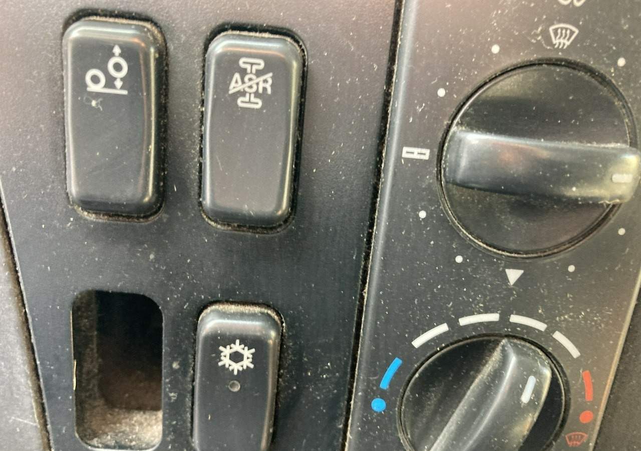 Hook lift Mercedes-Benz Axor 2543 Hakowiec MEILLER-KIPPER Model 2009 Axor 2543 Hakowiec MEILLER-KIPPER Model 2009: gambar 19 Hook lift Mercedes-Benz Axor 2543 Hakowiec MEILLER-KIPPER Model 2009 Axor 2543 Hakowiec MEILLER-KIPPER Model 2009: gambar 19