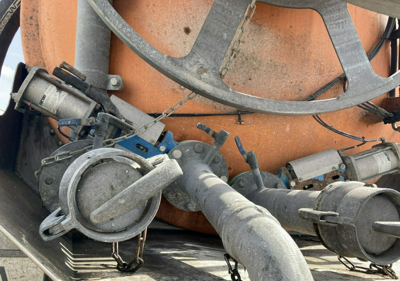 Truk vakum Mercedes-Benz Inny Mercedes-Benz AXOR 2543 Asenizacyjny kanalizacja szambiarka Wuko Beczka 2010: gambar 14 Truk vakum Mercedes-Benz Inny Mercedes-Benz AXOR 2543 Asenizacyjny kanalizacja szambiarka Wuko Beczka 2010: gambar 14