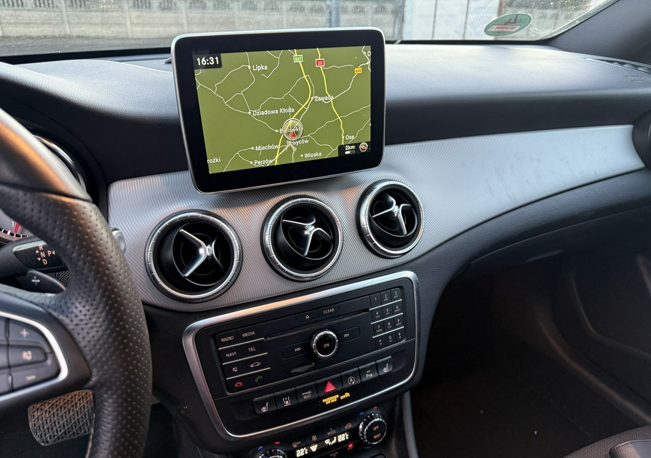 Mobil Mercedes-Benz Klasa CLA C117/X117 Mercedes-Benz Klasa CLA Mercedes CLA 250 4MATIC 2.0-210KM Bogate wyposażenie 2016: gambar 7
