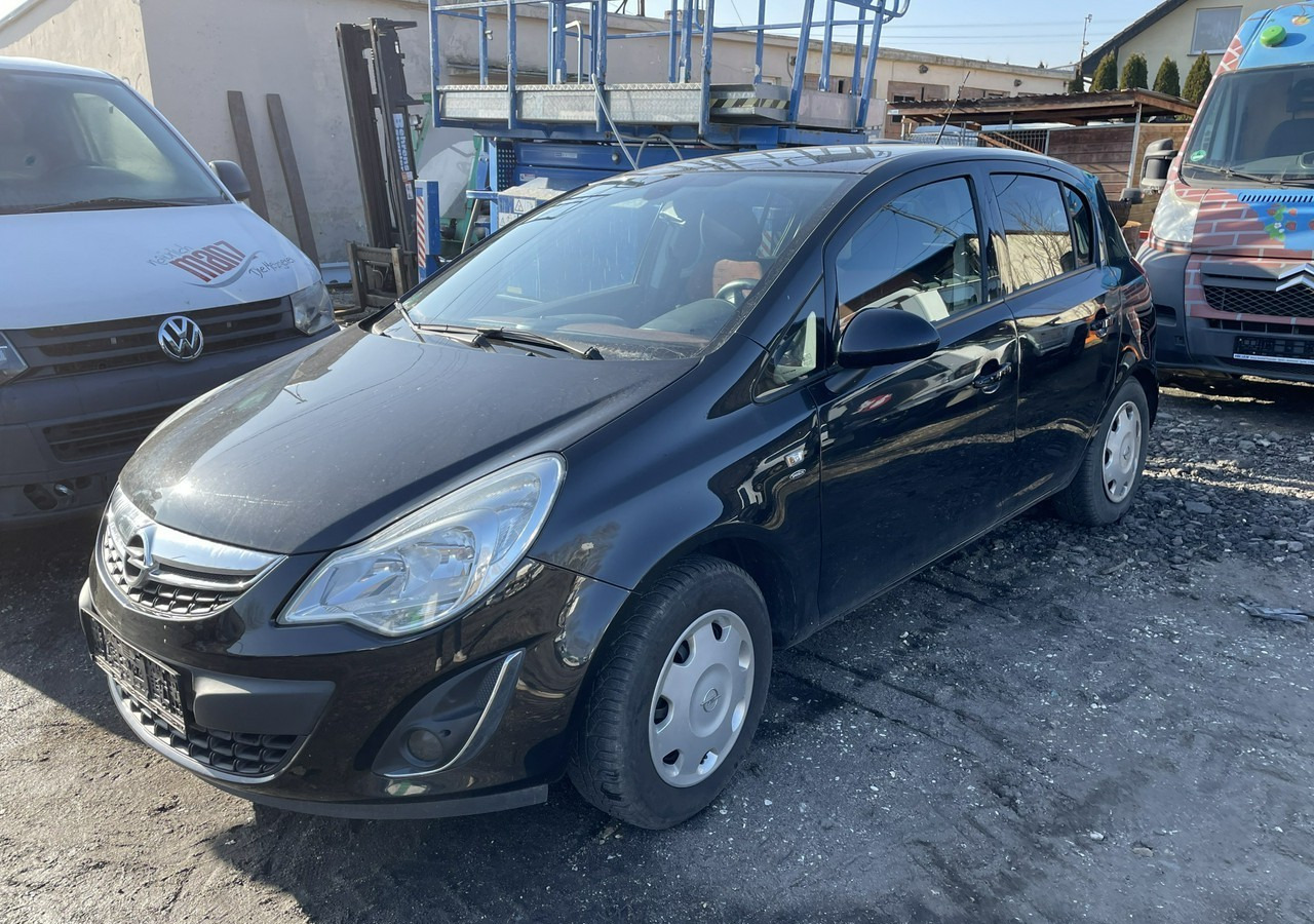 Opel Corsa D Corsa 1.4-87 KM Klima 2011 - Hatchback: gambar 2 Opel Corsa D Corsa 1.4-87 KM Klima 2011 - Hatchback: gambar 2