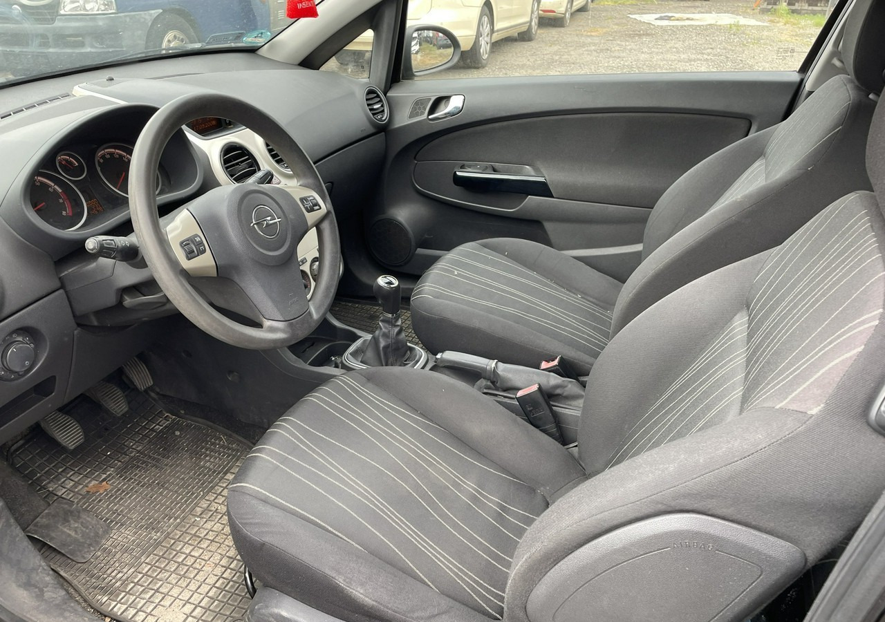 Opel Corsa D Opel Corsa 1,2-16V 80KM Klima 2008 - Hatchback: gambar 3 Opel Corsa D Opel Corsa 1,2-16V 80KM Klima 2008 - Hatchback: gambar 3