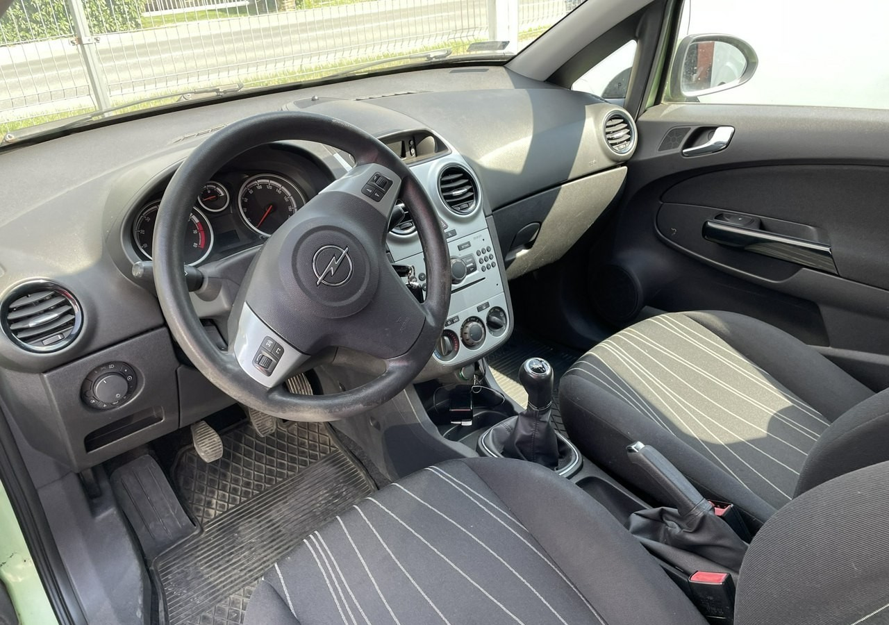 Opel Corsa D Opel Corsa 1,2-16V Klima Salon PL Bagażnik na Rowery Model 2010 - Hatchback: gambar 4 Opel Corsa D Opel Corsa 1,2-16V Klima Salon PL Bagażnik na Rowery Model 2010 - Hatchback: gambar 4