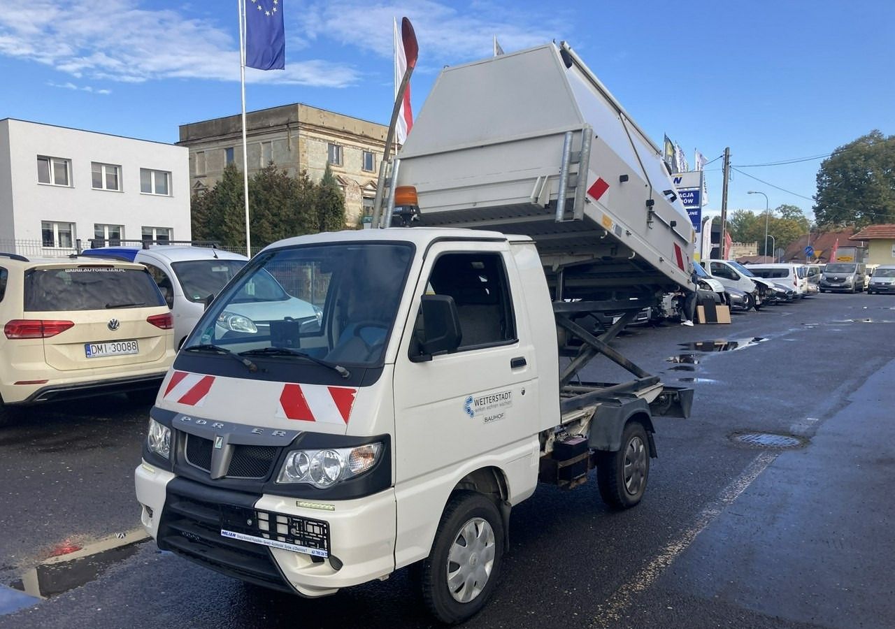 Piaggio Piaggio Porter Śmieciarka Wywrotka 2015 - Peralatan lainnya: gambar 1 Piaggio Piaggio Porter Śmieciarka Wywrotka 2015 - Peralatan lainnya: gambar 1