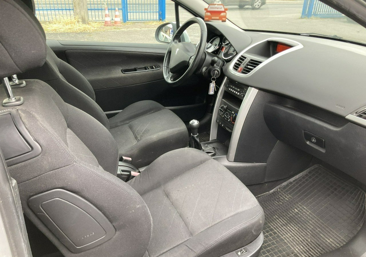 Peugeot 207 Peugeot 207 1.6HDI-16V Klima 2007 - Hatchback: gambar 2 Peugeot 207 Peugeot 207 1.6HDI-16V Klima 2007 - Hatchback: gambar 2