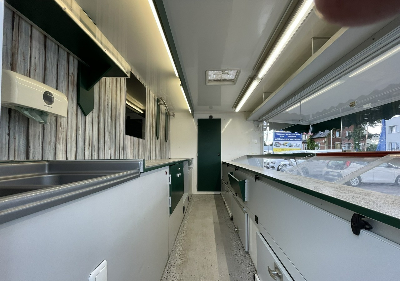 Renault Master Autosklep Gastronomiczny Food Truck Foodtruck sklep W-zasil 2015 - Truk penjual: gambar 2 Renault Master Autosklep Gastronomiczny Food Truck Foodtruck sklep W-zasil 2015 - Truk penjual: gambar 2
