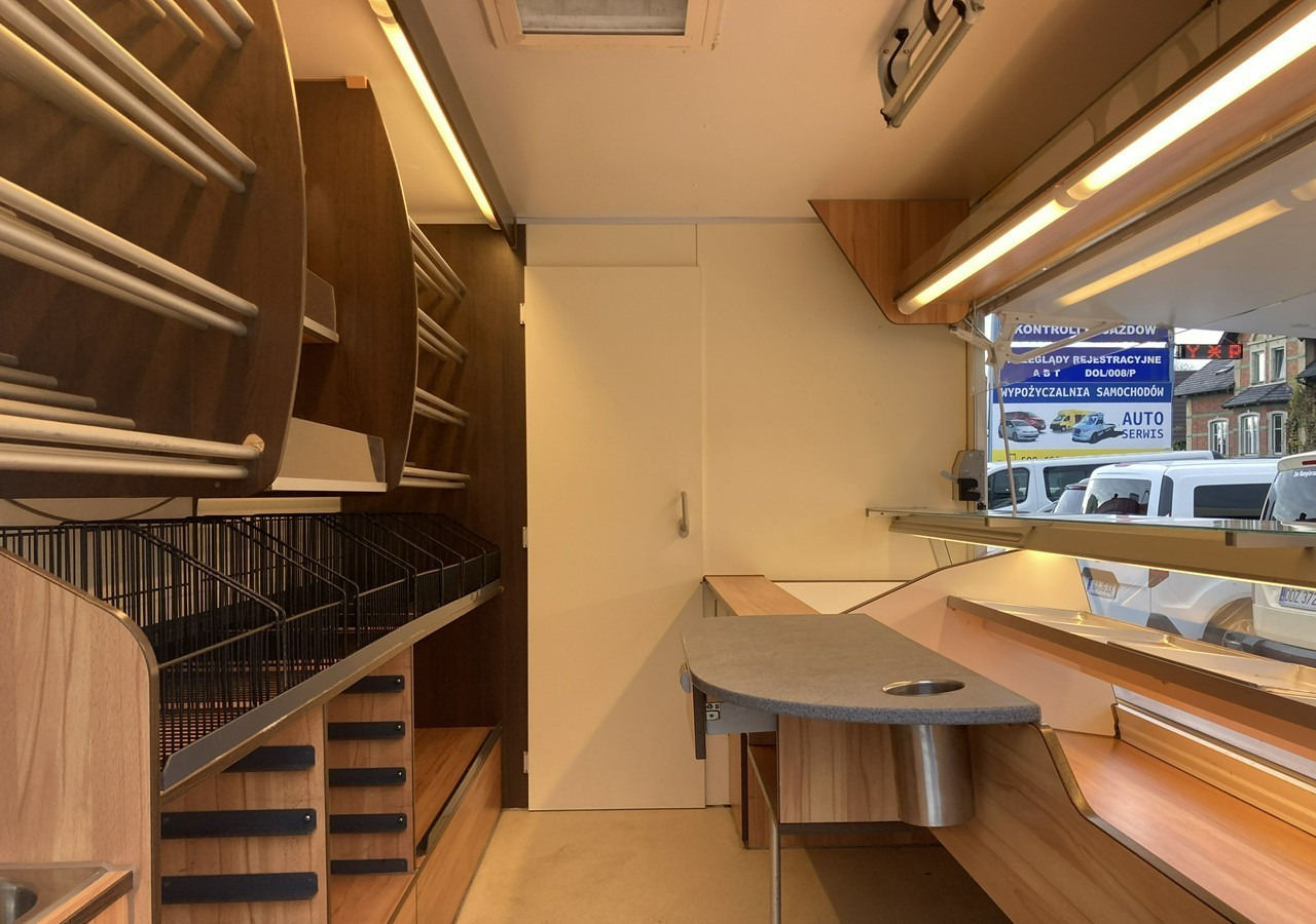 Renault Master Autosklep pie sklep Bar Gastronomiczny Food Truck Foodtruck Borco 20 - Truk penjual: gambar 2 Renault Master Autosklep pie sklep Bar Gastronomiczny Food Truck Foodtruck Borco 20 - Truk penjual: gambar 2