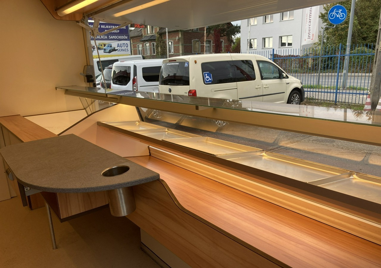 Renault Master Autosklep pie sklep Bar Gastronomiczny Food Truck Foodtruck Borco 20 - Truk penjual: gambar 4 Renault Master Autosklep pie sklep Bar Gastronomiczny Food Truck Foodtruck Borco 20 - Truk penjual: gambar 4