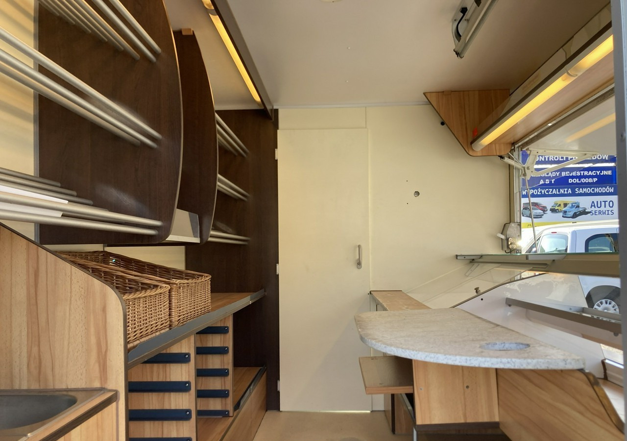 Renault Master Autosklep pieczyw Gastronomiczny Food Truck Foodtruck sklep Borco 20 - Truk penjual: gambar 4 Renault Master Autosklep pieczyw Gastronomiczny Food Truck Foodtruck sklep Borco 20 - Truk penjual: gambar 4