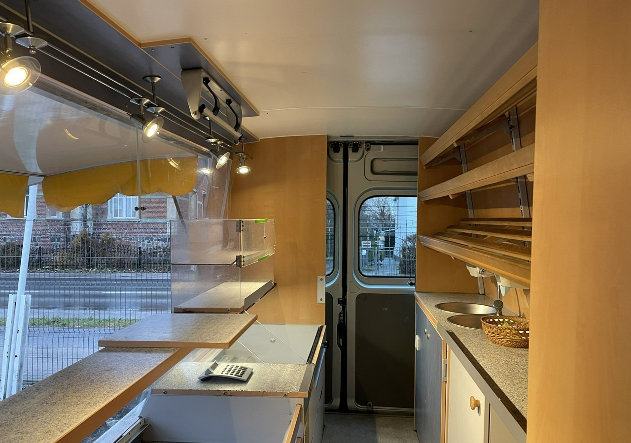Truk penjual Renault Master Autosklep pieczywa Sklep Gastronomiczny Food Truck Foodtruck 2009: gambar 12