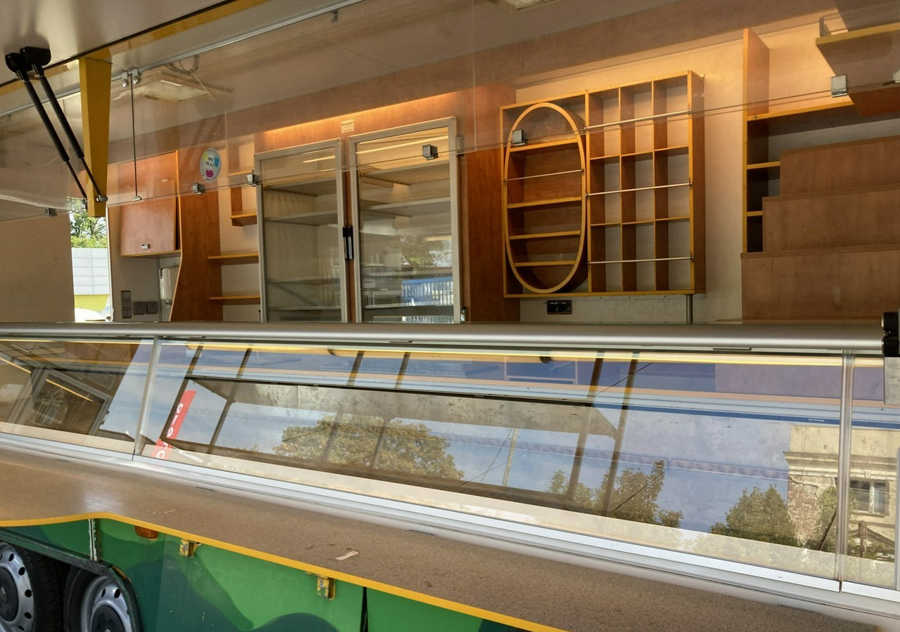 Renault Master Autosklep wędlin sklep bar Gastronomiczny Food Truck Foodtruck Borco - Truk penjual: gambar 1 Renault Master Autosklep wędlin sklep bar Gastronomiczny Food Truck Foodtruck Borco - Truk penjual: gambar 1