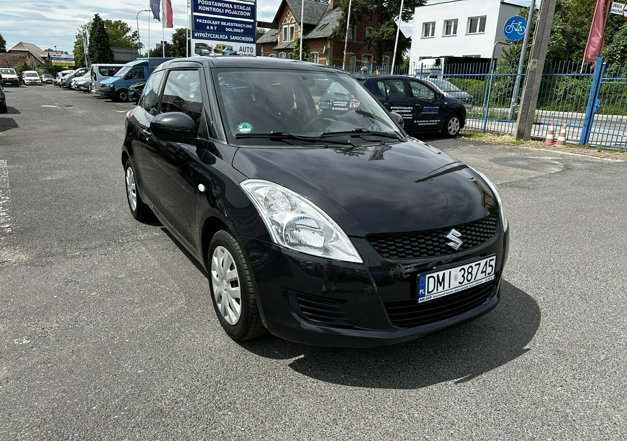 Suzuki Swift V Suzuki Swift 1.2-94KM Klima Model 2012 - Hatchback: gambar 1 Suzuki Swift V Suzuki Swift 1.2-94KM Klima Model 2012 - Hatchback: gambar 1
