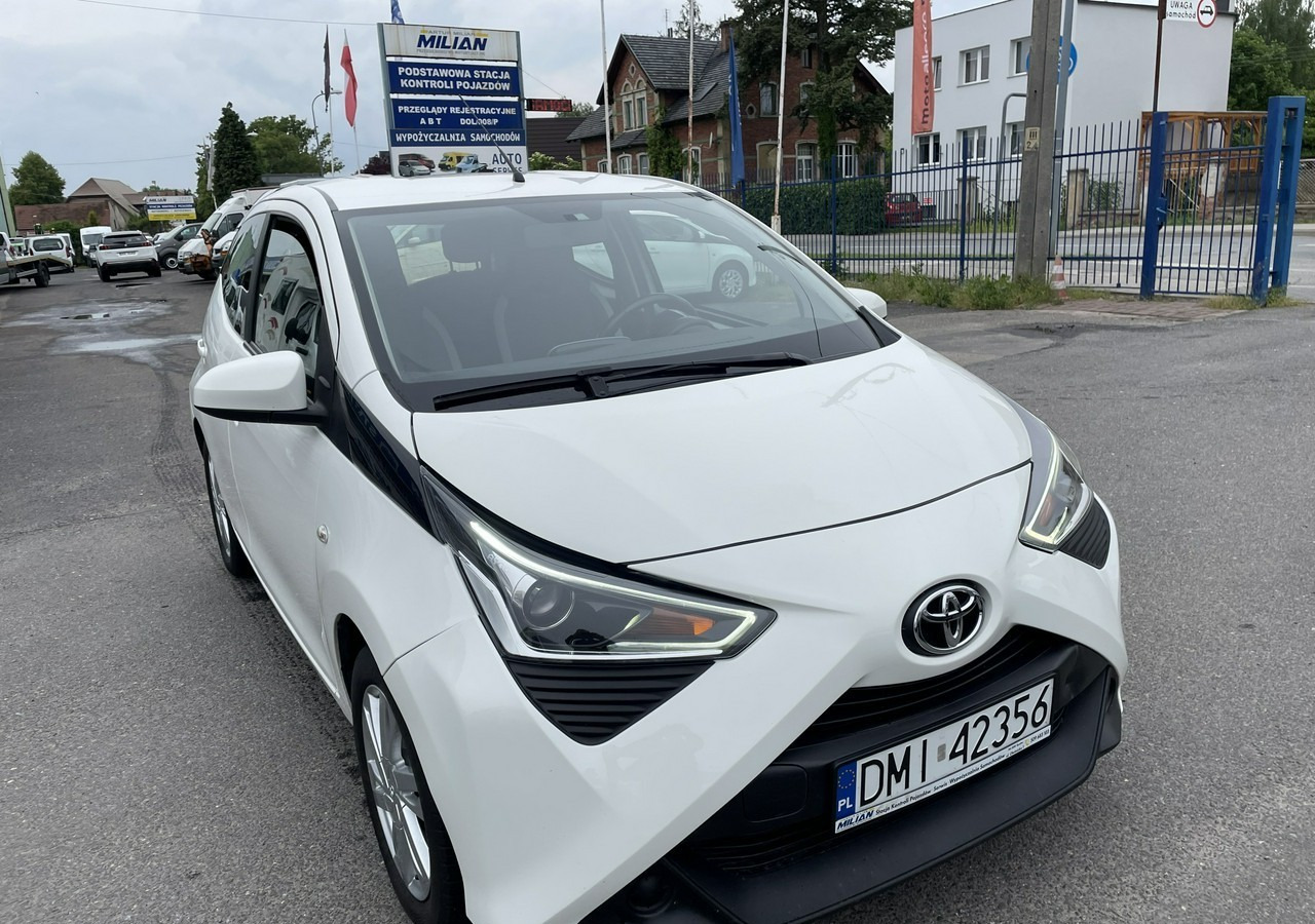 Toyota Aygo II Toyota Aygo 1.0 VVT-i JBL Edition bezyna+LPG Salon PL 2020 - Hatchback: gambar 4 Toyota Aygo II Toyota Aygo 1.0 VVT-i JBL Edition bezyna+LPG Salon PL 2020 - Hatchback: gambar 4