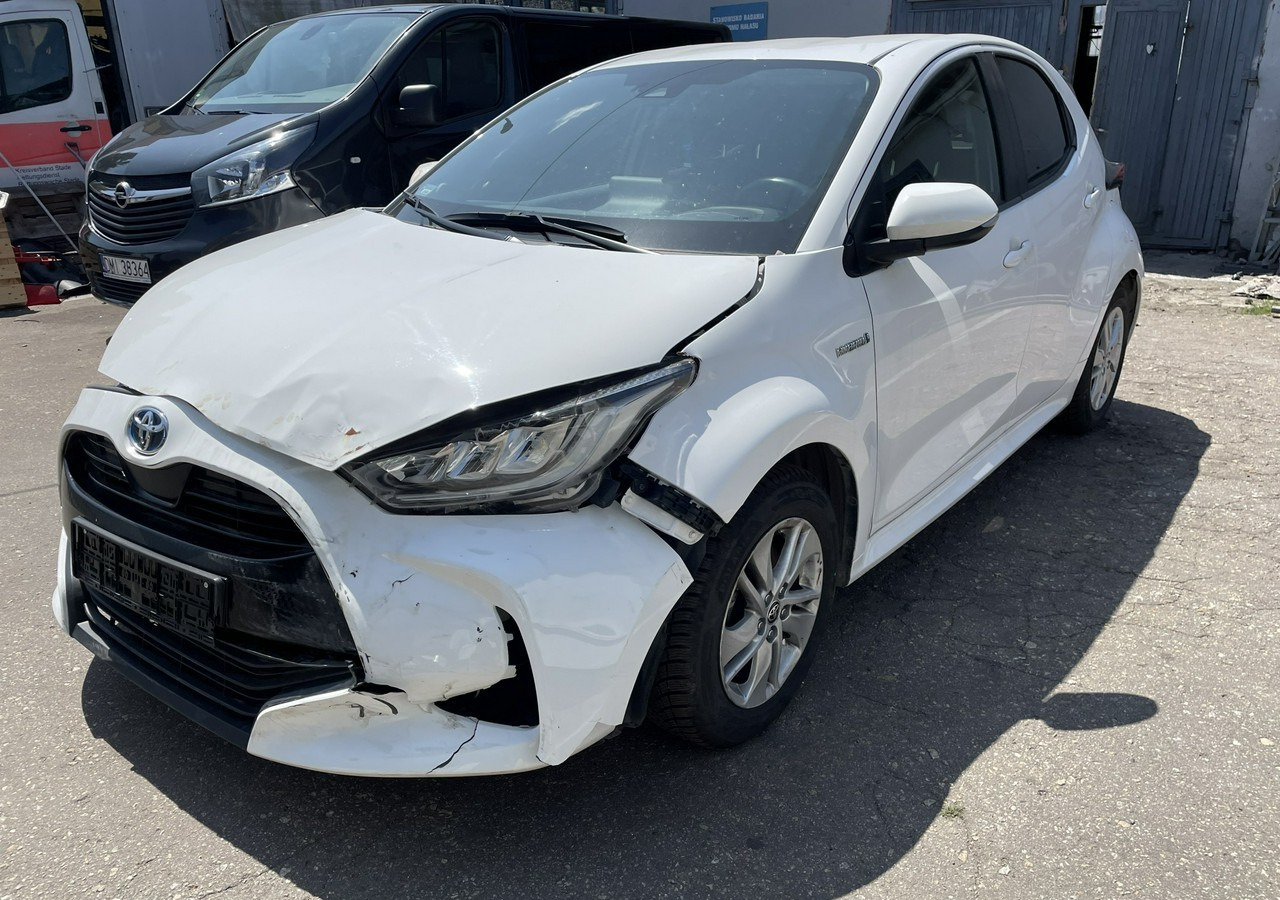 Toyota Yaris IV Toyota Yaris Hybrid 1.5 Active Salon PL 2023 FV 23% - Hatchback: gambar 1 Toyota Yaris IV Toyota Yaris Hybrid 1.5 Active Salon PL 2023 FV 23% - Hatchback: gambar 1