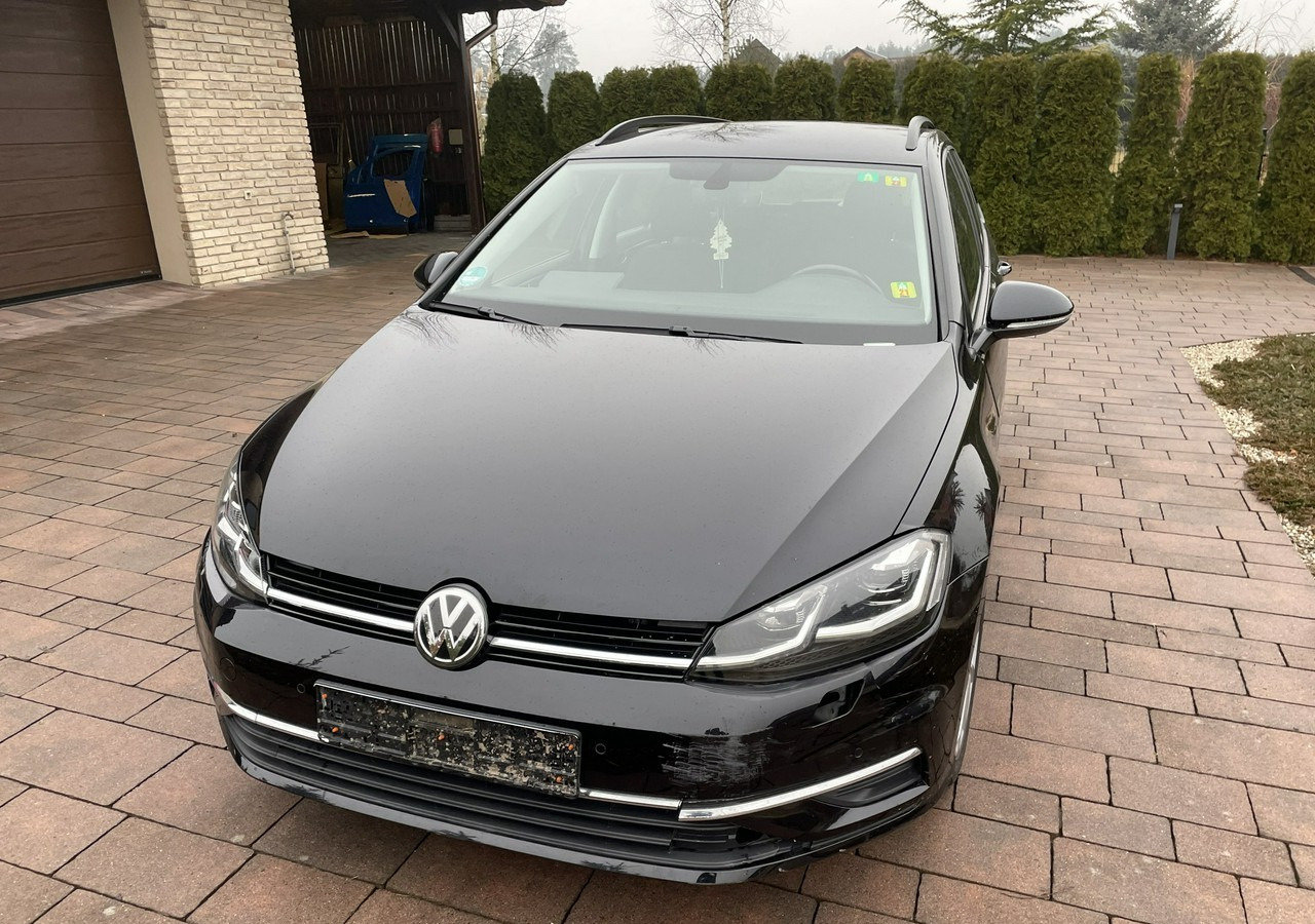 Volkswagen Golf VIII Volkswagen Golf VII 1.0 -115KM TSI 39482km Comfortline Model 2021 - Mobil: gambar 4 Volkswagen Golf VIII Volkswagen Golf VII 1.0 -115KM TSI 39482km Comfortline Model 2021 - Mobil: gambar 4