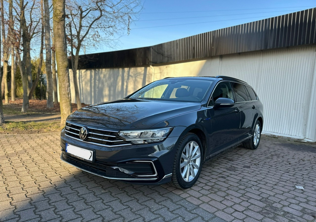 Volkswagen Passat B8 GTE 1.4TSI 218KM Hybryda Plug-in zasięg 50km Panorama*Navi*Skóra*FV2 - Mobil: gambar 1 Volkswagen Passat B8 GTE 1.4TSI 218KM Hybryda Plug-in zasięg 50km Panorama*Navi*Skóra*FV2 - Mobil: gambar 1
