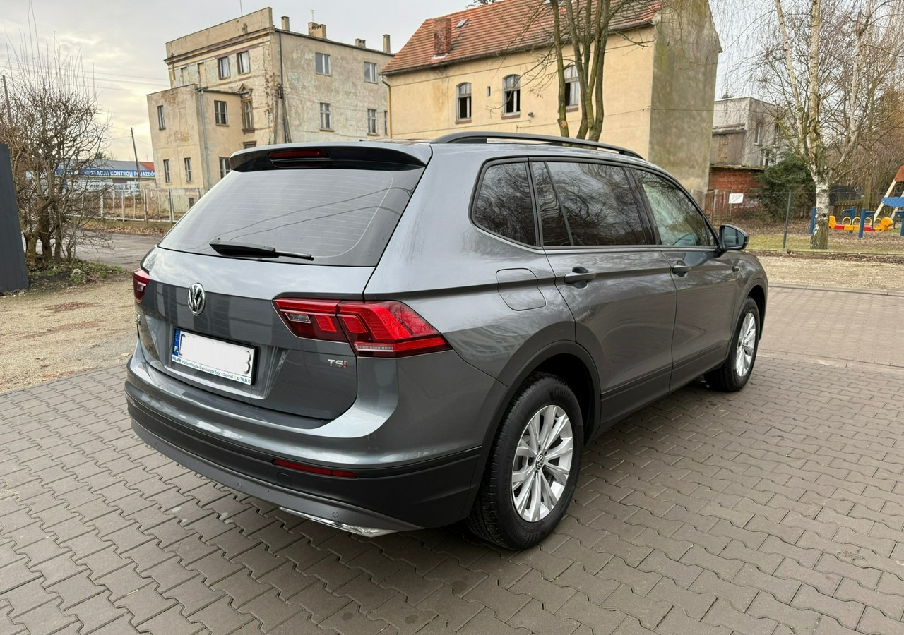 Volkswagen Tiguan II 1,4TSI 150KM 65tyśkm 7osobowy Comfort Tempomat ACC Klima Alu 2018 - Mobil SUV: gambar 4 Volkswagen Tiguan II 1,4TSI 150KM 65tyśkm 7osobowy Comfort Tempomat ACC Klima Alu 2018 - Mobil SUV: gambar 4