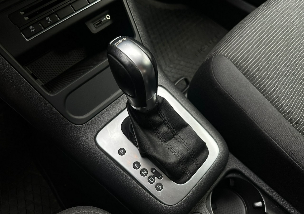 Mobil SUV Volkswagen Tiguan II 1.4TSI DSG 150KM LIFT 2016 Automat Navi Klima Alu: gambar 18 Mobil SUV Volkswagen Tiguan II 1.4TSI DSG 150KM LIFT 2016 Automat Navi Klima Alu: gambar 18