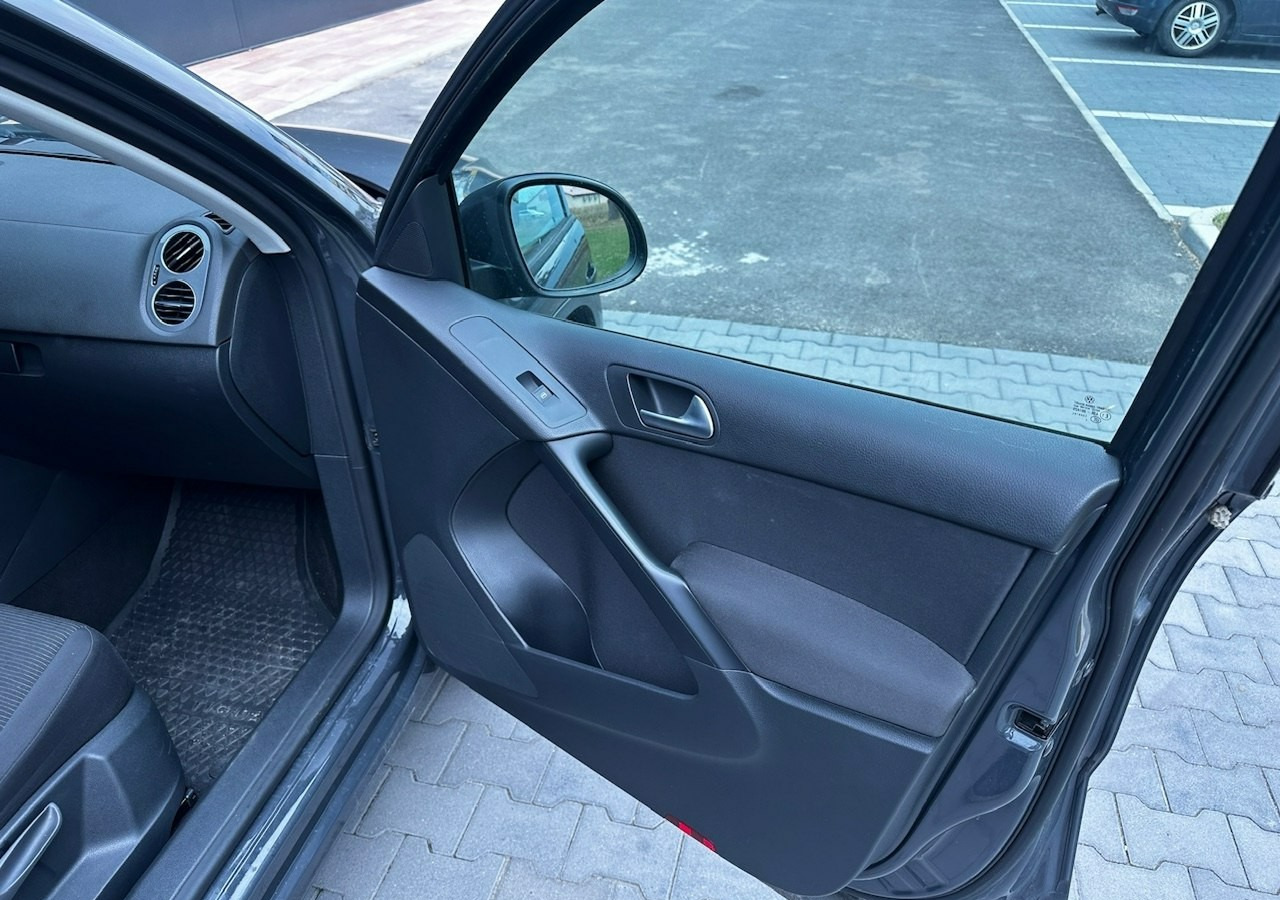 Mobil SUV Volkswagen Tiguan II 1.4TSI DSG 150KM LIFT 2016 Automat Navi Klima Alu: gambar 14 Mobil SUV Volkswagen Tiguan II 1.4TSI DSG 150KM LIFT 2016 Automat Navi Klima Alu: gambar 14