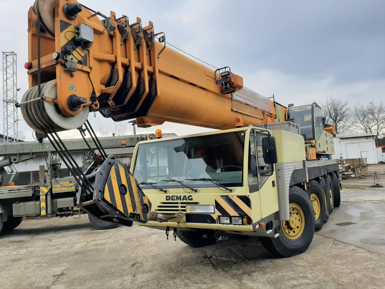 TEREX DEMAG AC100 - Derek medan kasar: gambar 2 TEREX DEMAG AC100 - Derek medan kasar: gambar 2