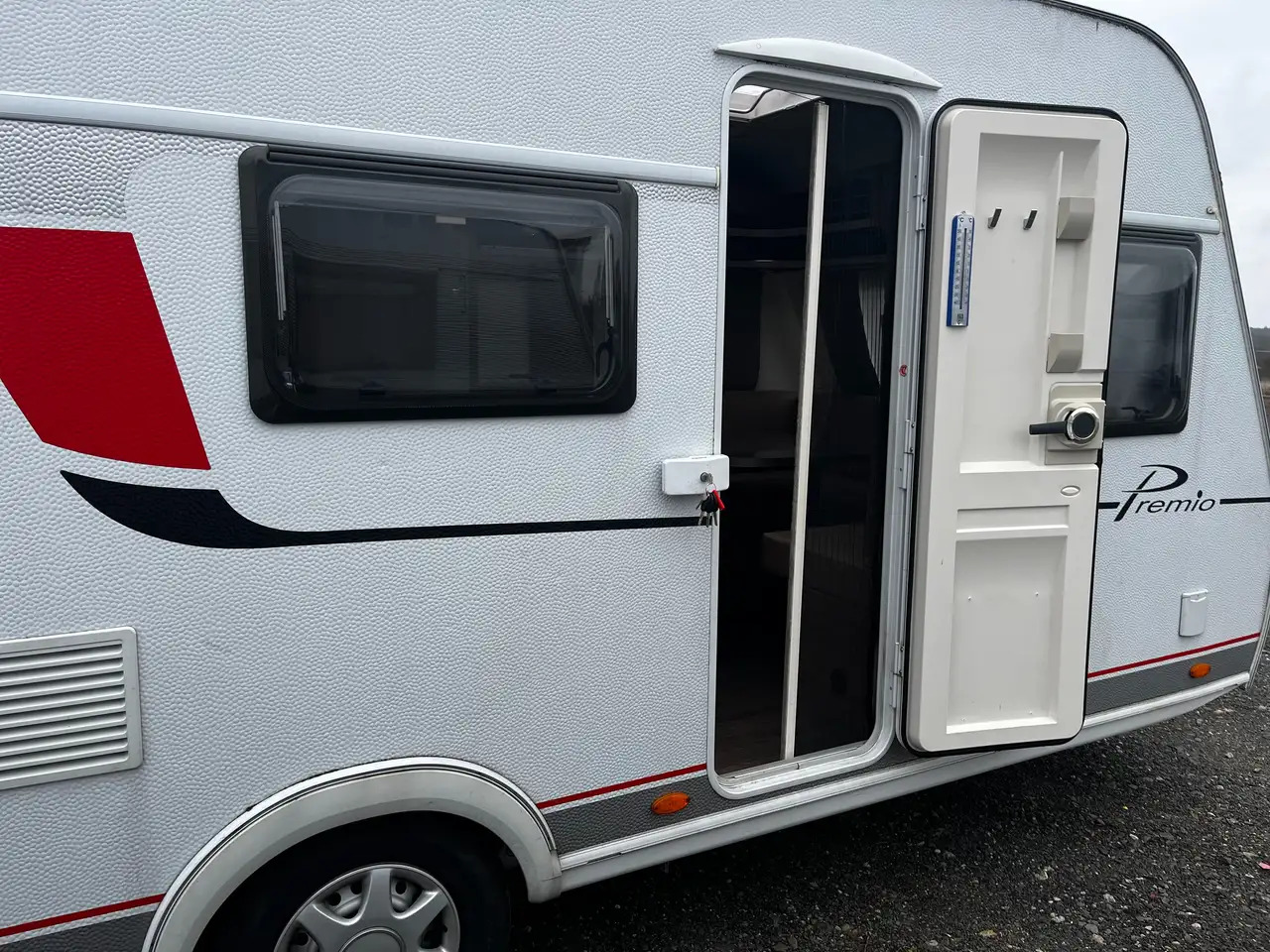 Bürstner Premio 530 TL Mover Dachklimaanlage Einzelbetten - Karavan: gambar 5 Bürstner Premio 530 TL Mover Dachklimaanlage Einzelbetten - Karavan: gambar 5