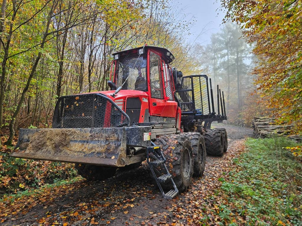 Komatsu 875 - Forwarder: gambar 1 Komatsu 875 - Forwarder: gambar 1