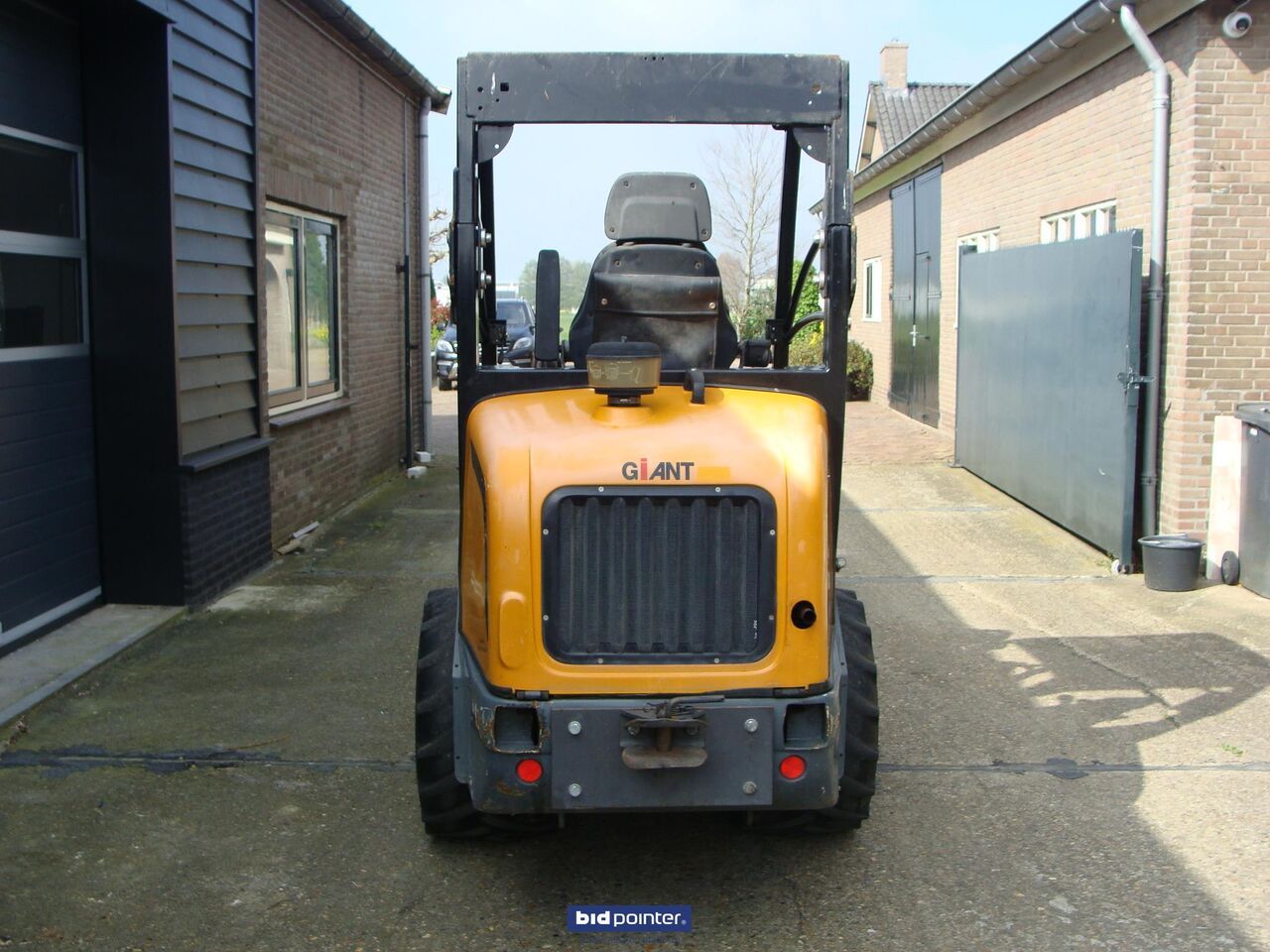 GIANT V452 T - Pemuat ringkas: gambar 3 GIANT V452 T - Pemuat ringkas: gambar 3