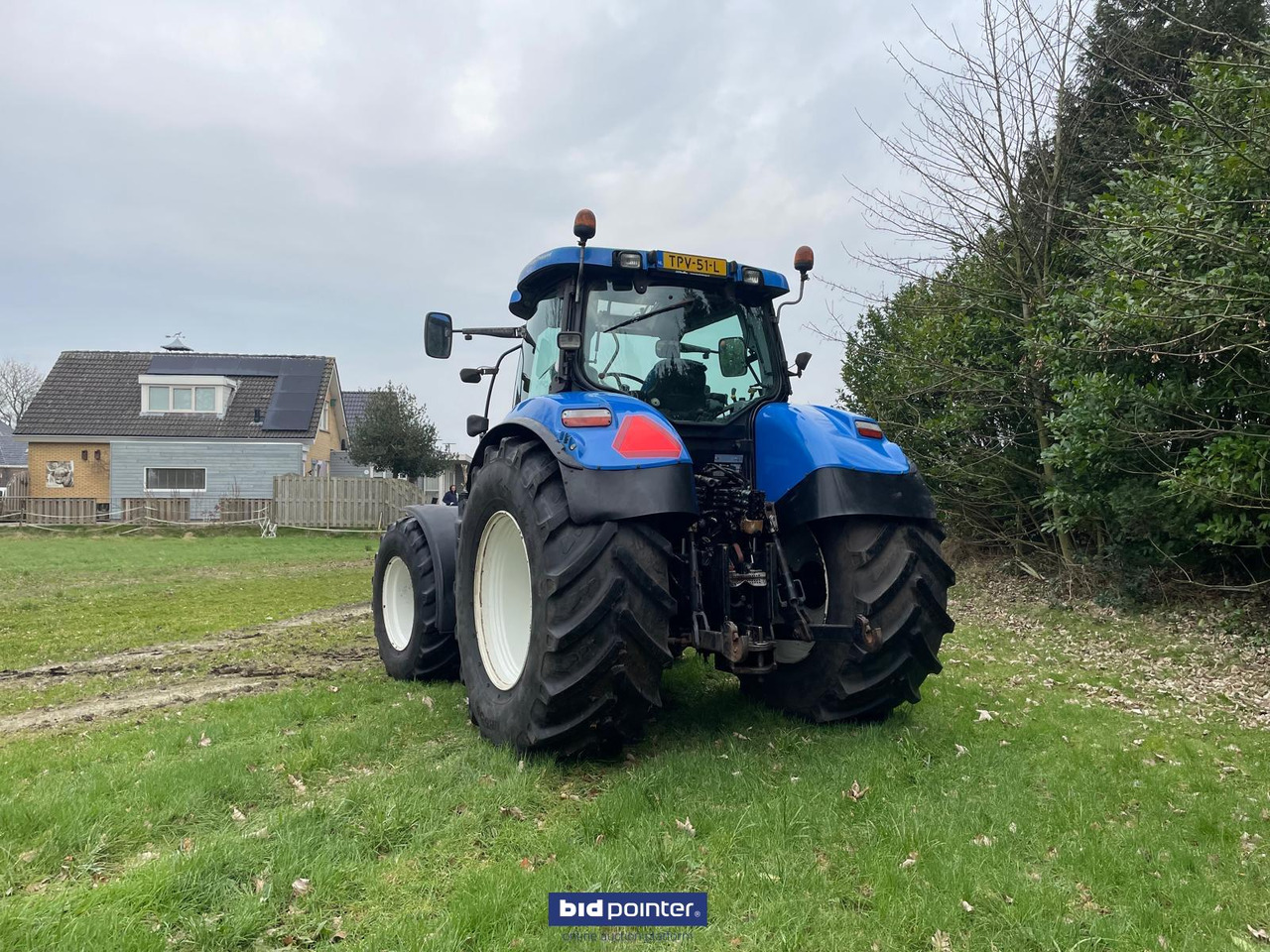 New Holland 6070 - Traktor: gambar 5 New Holland 6070 - Traktor: gambar 5